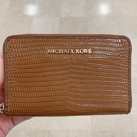 Micheal Kors wallet - Picture 13 of 16